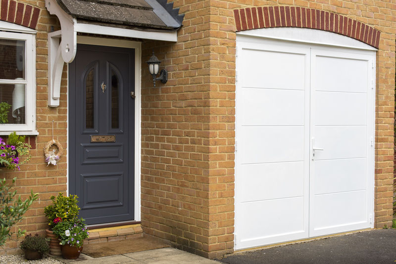 Understanding garage door safety requirements 